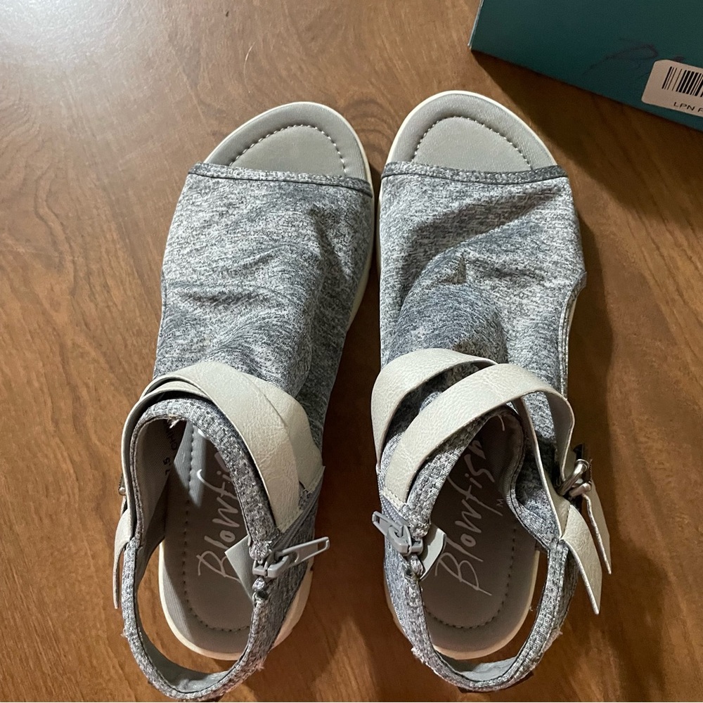 Final Sale!  Blowfish sandals 7.5 - Picture 4 of 9